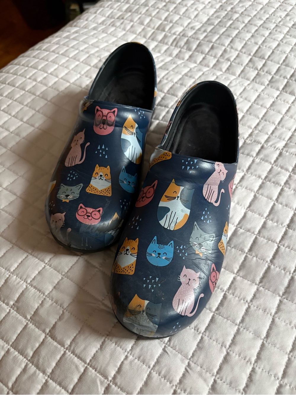 Cute Cat-Print Slip-On Pet Comfort Clogs - Size 10